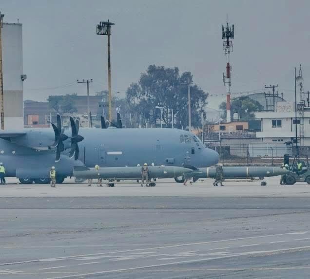 Gobierno ocultó por horas aterrizaje de avión militar estadounidense en Toluca