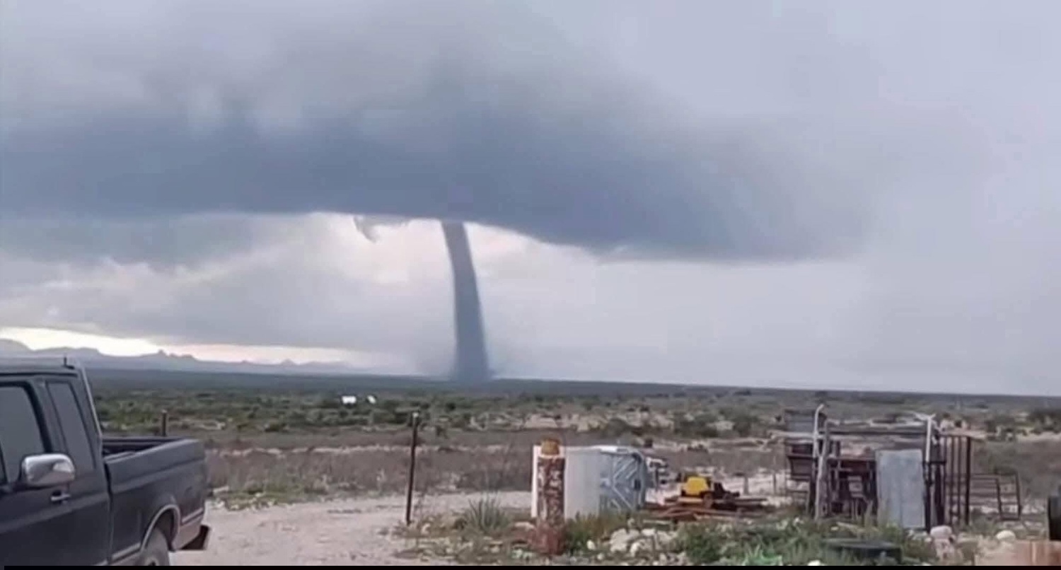 Alerta en el norte: Reportan daños por presunto tornado en ejidos de Acuña