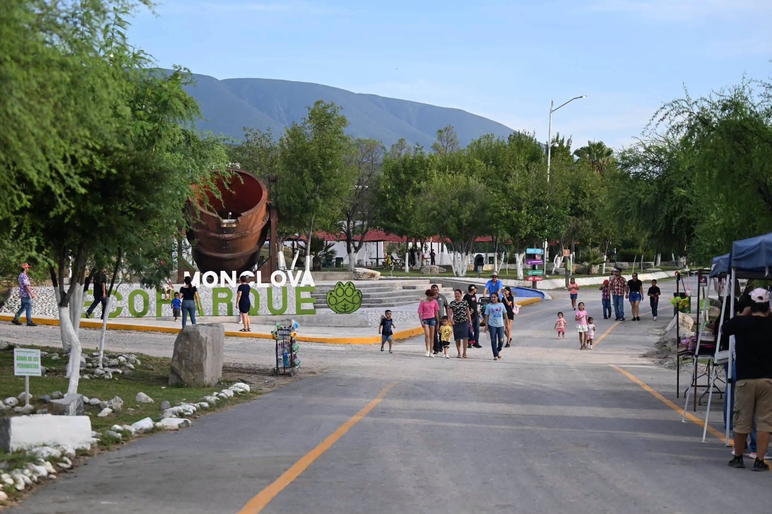 Familias monclovenses abarrotan el Ecoparque en su gran reapertura