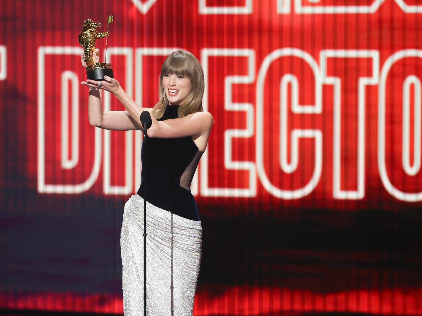 ¡Histórico! Taylor Swift se lleva el primer galardón a la Dirección Artística en los VMAs 2026